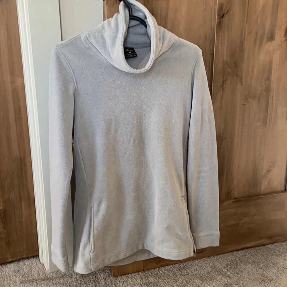 Nike Pull Over - Picture 7 of 11
